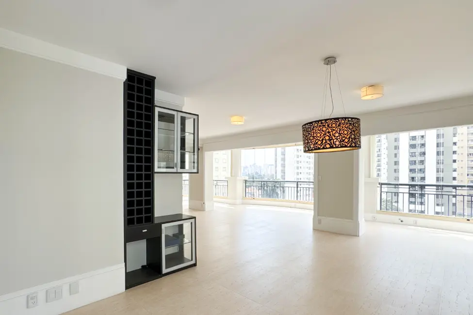 Foto 8 de Apartamento com 3 quartos à venda, 198m2 em São Paulo - SP