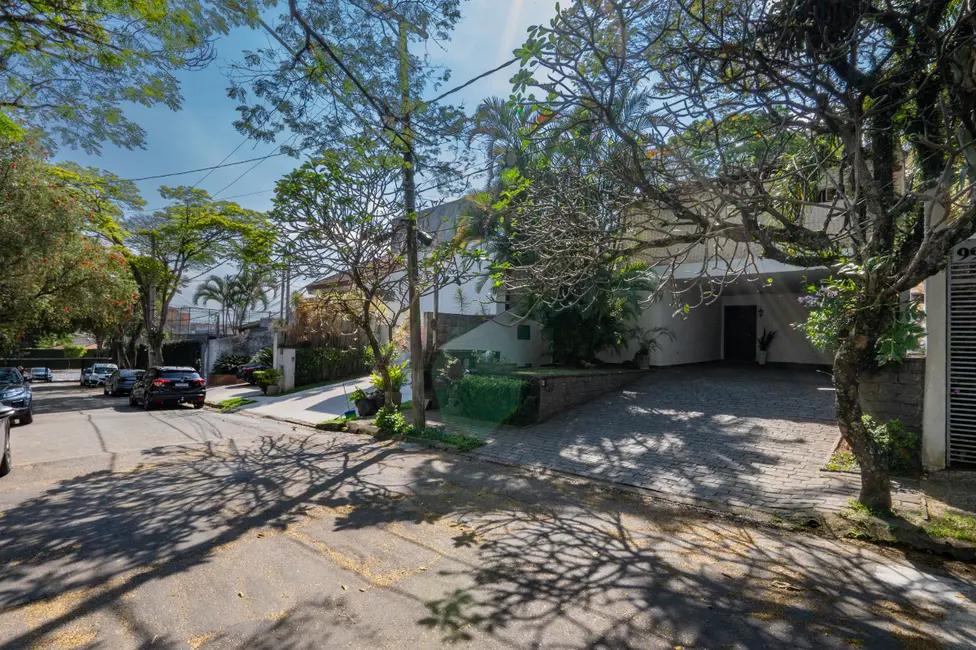 Foto 3 de Casa de Condomínio com 3 quartos à venda, 240m2 em Jardim Leonor, São Paulo - SP