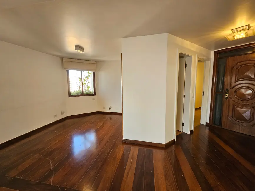 Apartamento com 3 quartos para alugar, 170m2 em Indianópolis, São Paulo - SP - imagem 7 Foto 7 de Apartamento com 3 quartos para alugar, 170m2 em Indianópolis, São Paulo - SP