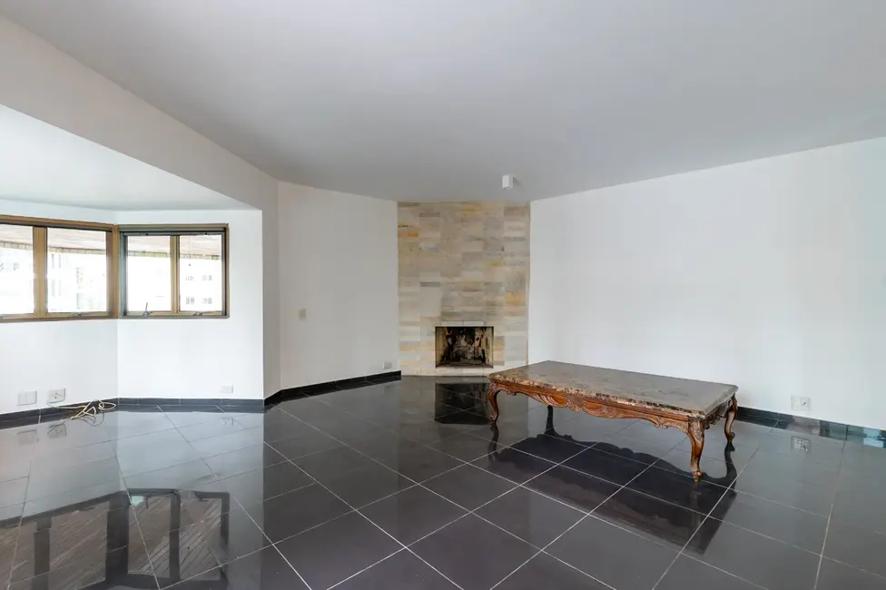 Apartamento com 3 quartos para alugar, 251m2 em São Paulo - SP - imagem 1 Foto 1 de Apartamento com 3 quartos para alugar, 251m2 em São Paulo - SP