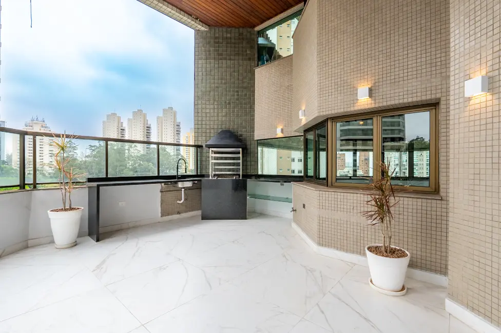 Apartamento com 3 quartos para alugar, 251m2 em São Paulo - SP - imagem 7 Foto 7 de Apartamento com 3 quartos para alugar, 251m2 em São Paulo - SP