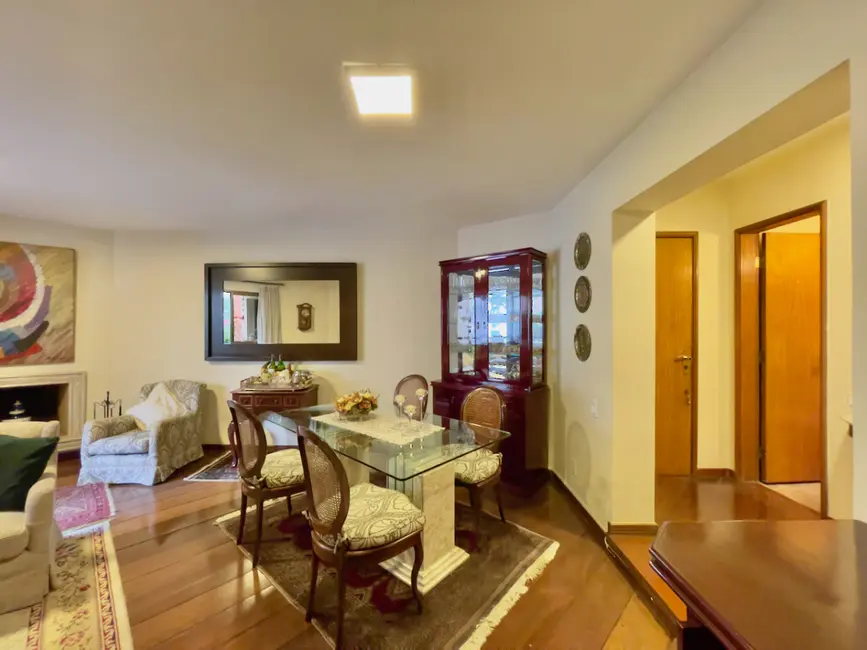 Apartamento com 4 quartos à venda, 142m2 em Moema, São Paulo - SP - imagem 8 Foto 8 de Apartamento com 4 quartos à venda, 142m2 em Moema, São Paulo - SP