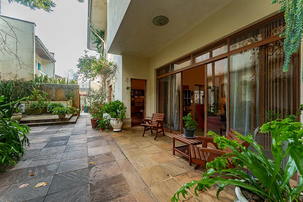 Foto 9 de Casa com 3 quartos à venda, 320m2 em Pacaembu, São Paulo - SP