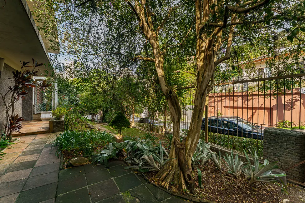 Foto 3 de Casa com 3 quartos à venda, 320m2 em Pacaembu, São Paulo - SP