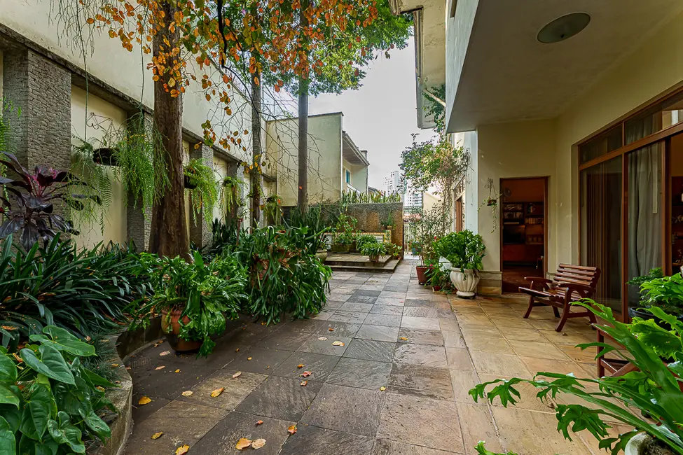 Foto 8 de Casa com 3 quartos à venda, 320m2 em Pacaembu, São Paulo - SP