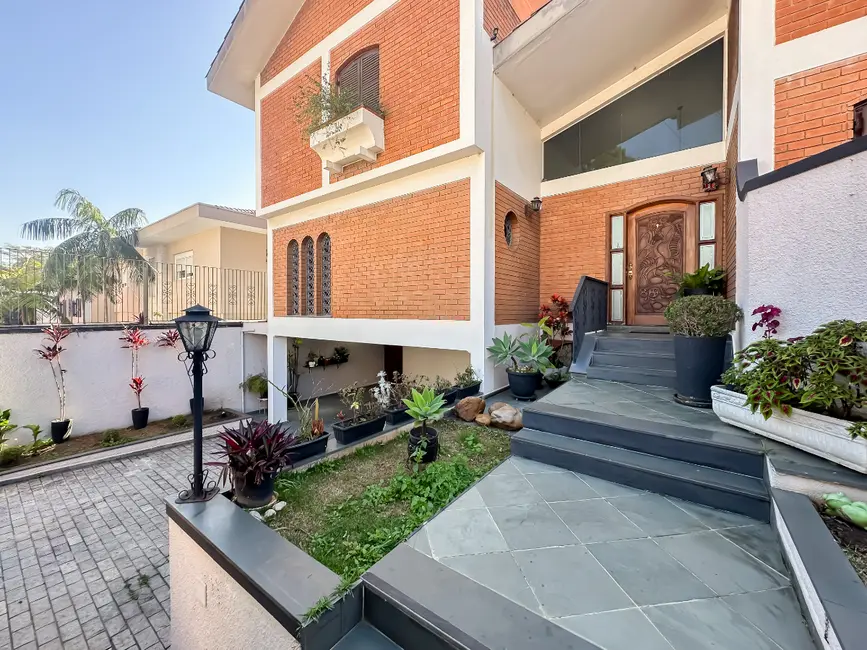 Foto 1 de Casa com 6 quartos à venda, 380m2 em São Paulo - SP