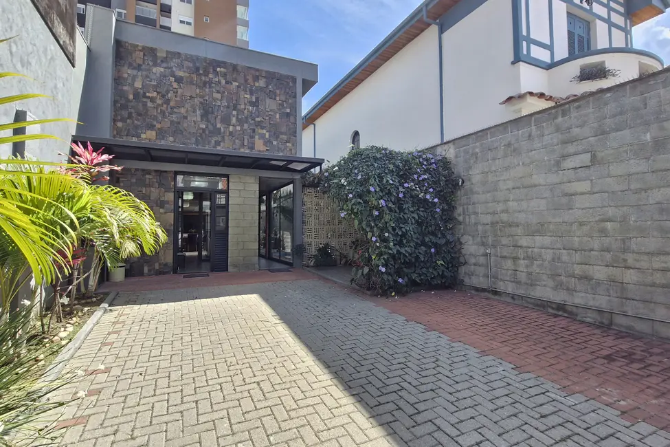 Foto 3 de Casa com 3 quartos à venda, 188m2 em Água Branca, São Paulo - SP