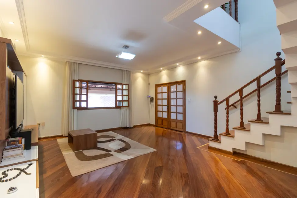 Sobrado com 3 quartos à venda, 241m2 em Vila Clementino, São Paulo - SP - imagem 2 Foto 2 de Sobrado com 3 quartos à venda, 241m2 em Vila Clementino, São Paulo - SP