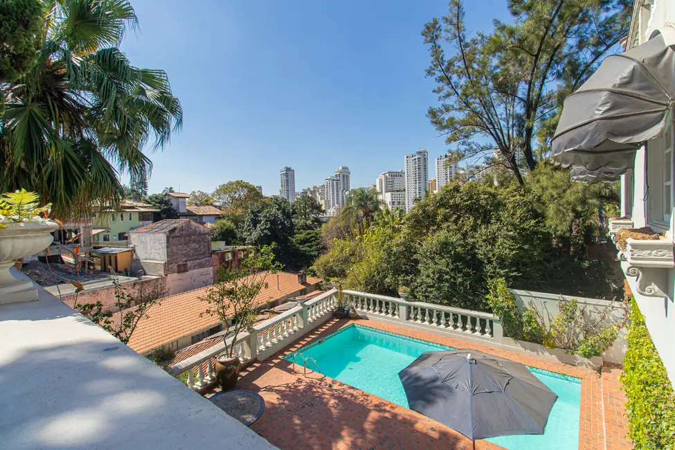 Foto 7 de Casa com 4 quartos à venda, 350m2 em Pacaembu, São Paulo - SP