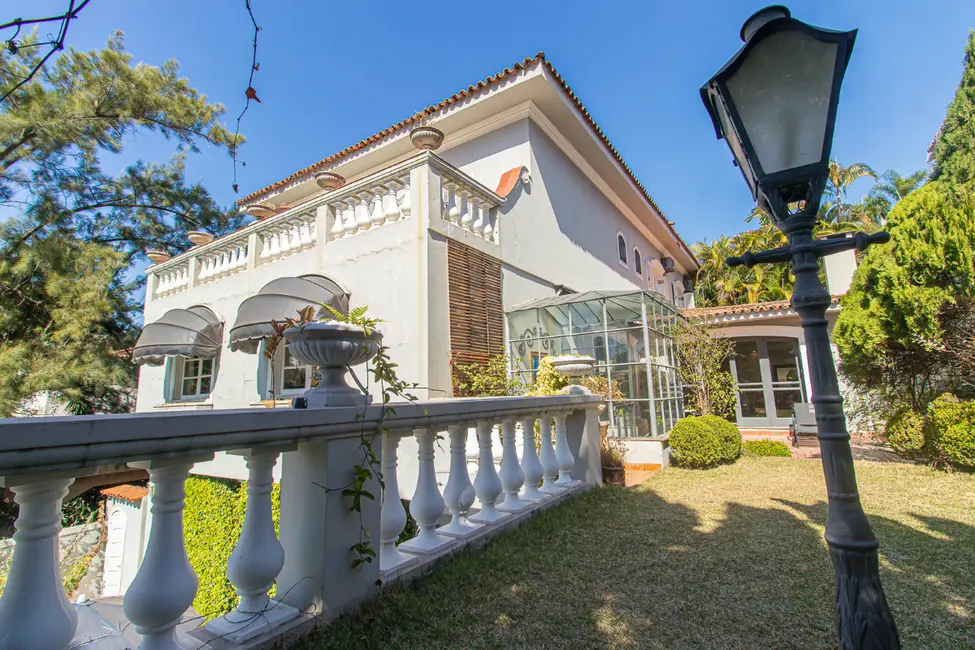 Foto 9 de Casa com 4 quartos à venda, 350m2 em Pacaembu, São Paulo - SP