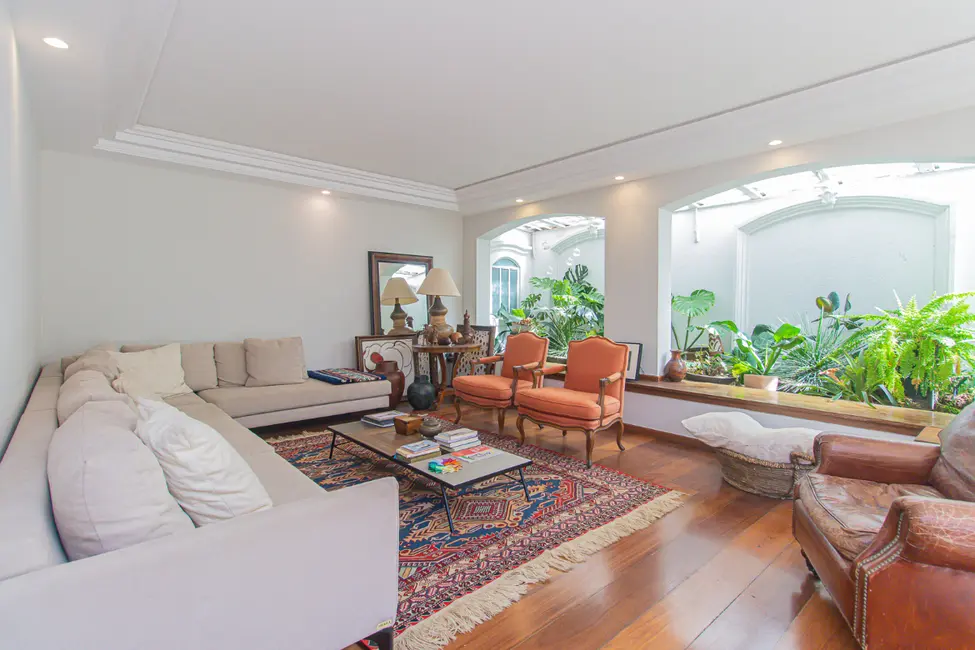 Foto 4 de Casa com 4 quartos à venda, 350m2 em Pacaembu, São Paulo - SP