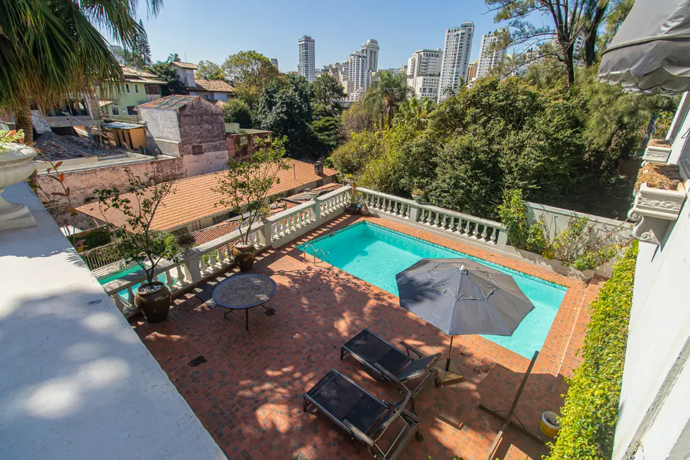 Foto 6 de Casa com 4 quartos à venda, 350m2 em Pacaembu, São Paulo - SP