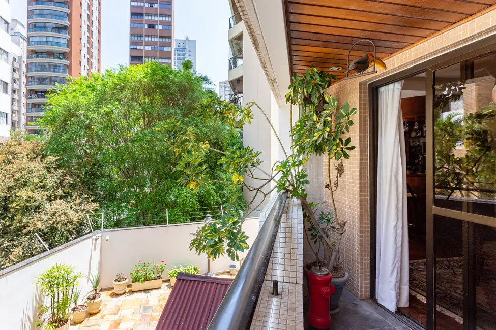 Apartamento com 3 quartos para alugar, 141m2 em Vila Nova Conceição, São Paulo - SP - imagem 8 Foto 8 de Apartamento com 3 quartos para alugar, 141m2 em Vila Nova Conceição, São Paulo - SP