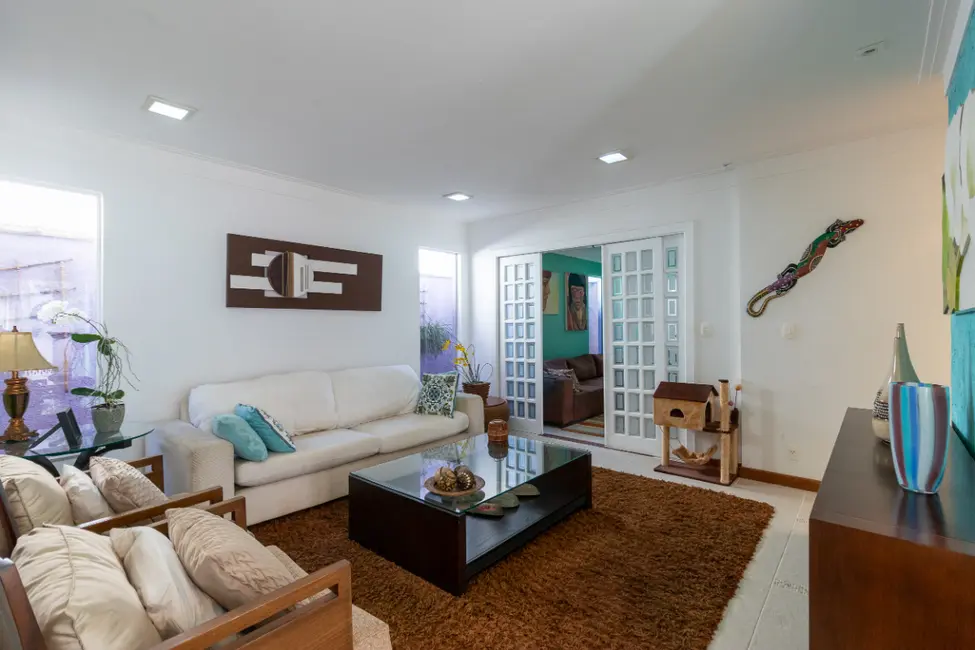 Casa com 3 quartos à venda, 320m2 em Planalto Paulista, São Paulo - SP - imagem 1 Foto 1 de Casa com 3 quartos à venda, 320m2 em Planalto Paulista, São Paulo - SP