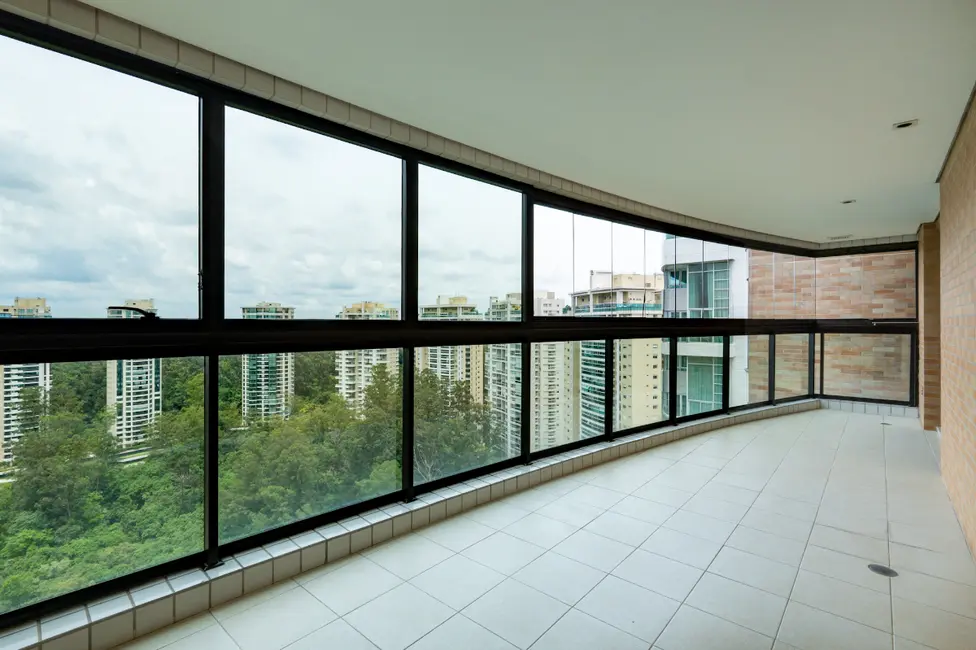 Apartamento com 3 quartos à venda, 192m2 em São Paulo - SP - imagem 1 Foto 1 de Apartamento com 3 quartos à venda, 192m2 em São Paulo - SP