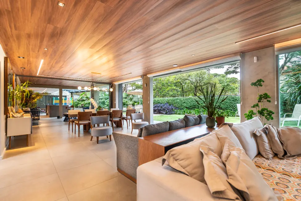 Casa com 5 quartos à venda, 377m2 em Pinheiros, São Paulo - SP - imagem 1 Foto 1 de Casa com 5 quartos à venda, 377m2 em Pinheiros, São Paulo - SP