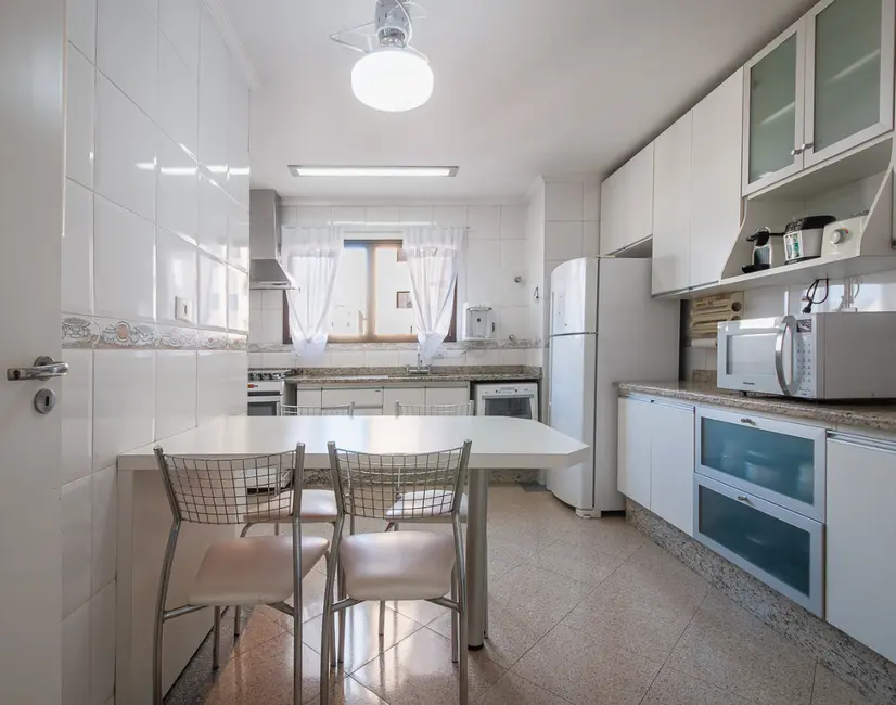 Foto 2 de Apartamento com 4 quartos à venda, 140m2 em São Paulo - SP