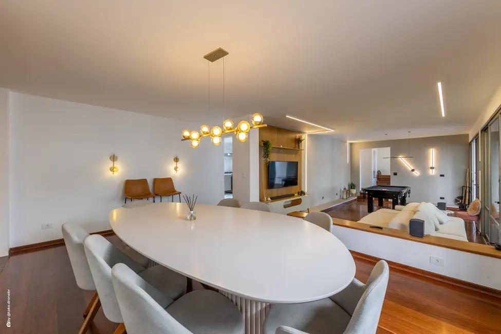 Foto 2 de Casa com 5 quartos à venda, 398m2 em Vila Tramontano, São Paulo - SP