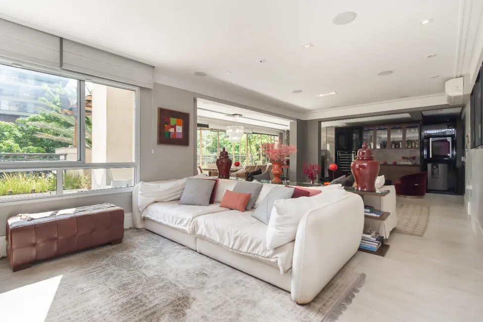 Foto 7 de Apartamento com 4 quartos à venda, 246m2 em Vila Nova Conceição, São Paulo - SP
