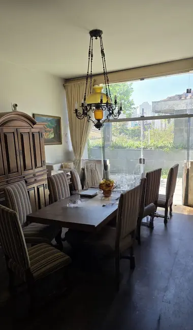 Sobrado com 5 quartos à venda, 300m2 em Santo Amaro, São Paulo - SP - imagem 2 Foto 2 de Sobrado com 5 quartos à venda, 300m2 em Santo Amaro, São Paulo - SP