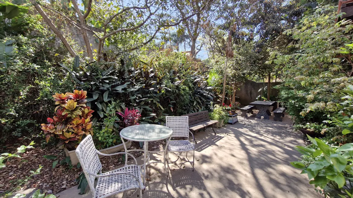 Foto 9 de Casa com 4 quartos à venda, 350m2 em Jardim Leonor, São Paulo - SP