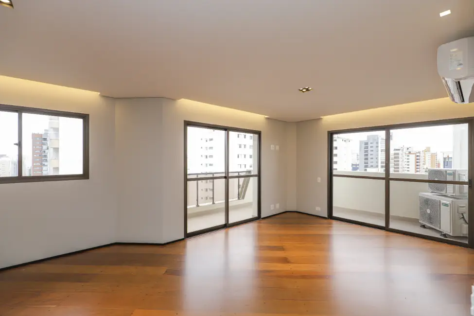 Apartamento com 4 quartos à venda, 200m2 em Moema, São Paulo - SP - imagem 5 Foto 5 de Apartamento com 4 quartos à venda, 200m2 em Moema, São Paulo - SP