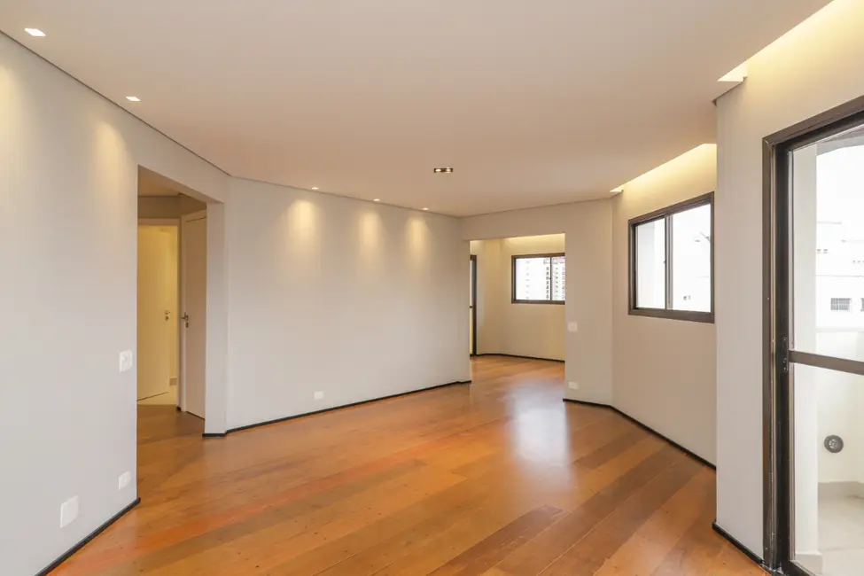 Apartamento com 4 quartos à venda, 200m2 em Moema, São Paulo - SP - imagem 1 Foto 1 de Apartamento com 4 quartos à venda, 200m2 em Moema, São Paulo - SP