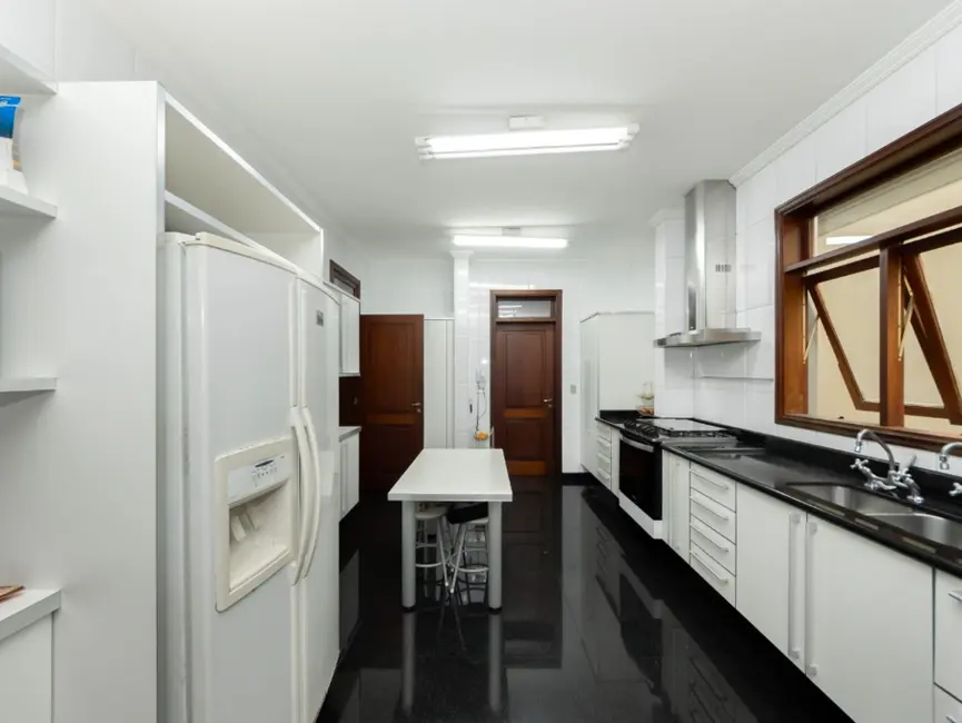 Sobrado com 4 quartos à venda, 600m2 em Morumbi, São Paulo - SP - imagem 8 Foto 8 de Sobrado com 4 quartos à venda, 600m2 em Morumbi, São Paulo - SP