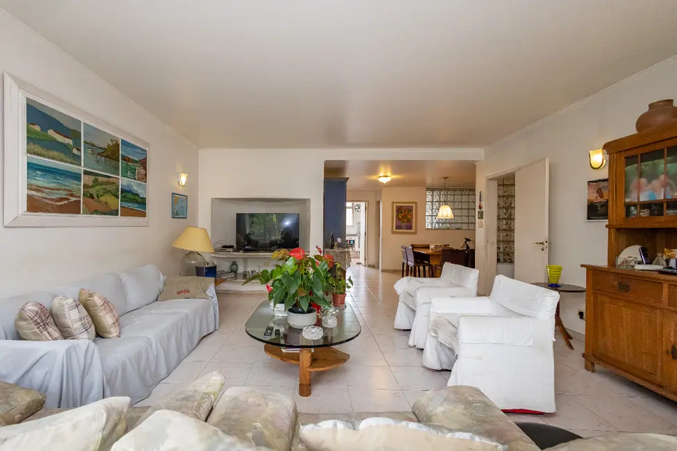 Sobrado com 5 quartos à venda, 256m2 em Vila Madalena, São Paulo - SP - imagem 1 Foto 1 de Sobrado com 5 quartos à venda, 256m2 em Vila Madalena, São Paulo - SP