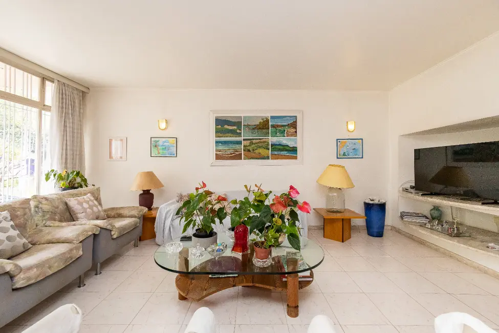 Sobrado com 5 quartos à venda, 256m2 em Vila Madalena, São Paulo - SP - imagem 9 Foto 9 de Sobrado com 5 quartos à venda, 256m2 em Vila Madalena, São Paulo - SP