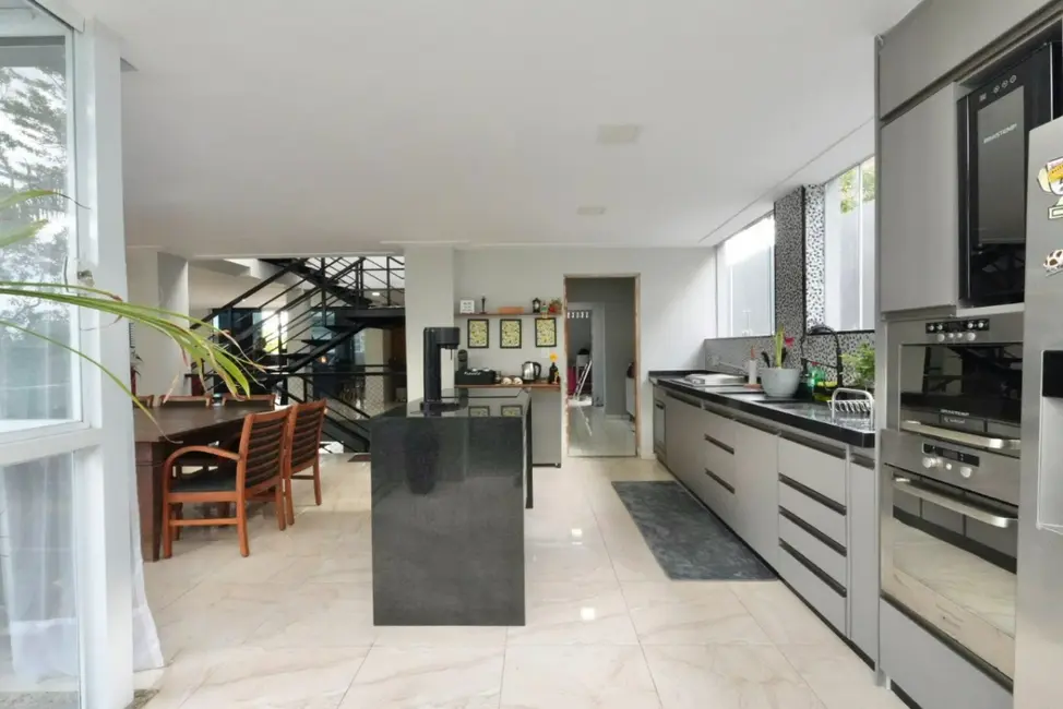 Casa de Condomínio com 3 quartos à venda, 580m2 em Vila Irmãos Arnoni, São Paulo - SP - imagem 7 Foto 7 de Casa de Condomínio com 3 quartos à venda, 580m2 em Vila Irmãos Arnoni, São Paulo - SP