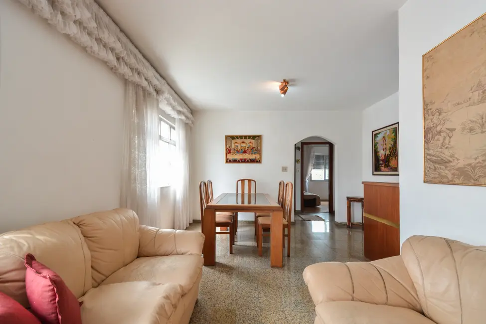 Apartamento com 2 quartos para alugar, 82m2 em Aclimação, São Paulo - SP - imagem 2 Foto 2 de Apartamento com 2 quartos para alugar, 82m2 em Aclimação, São Paulo - SP