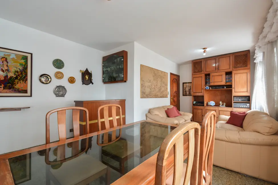 Apartamento com 2 quartos para alugar, 82m2 em Aclimação, São Paulo - SP - imagem 4 Foto 4 de Apartamento com 2 quartos para alugar, 82m2 em Aclimação, São Paulo - SP