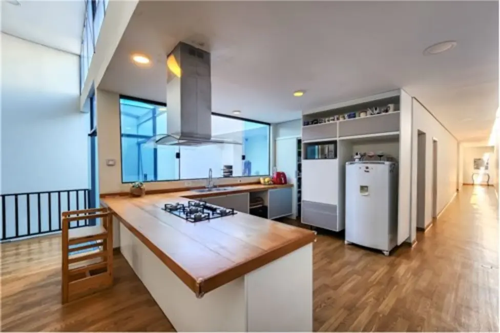 Foto 1 de Casa com 6 quartos à venda, 370m2 em Vila Anglo Brasileira, São Paulo - SP