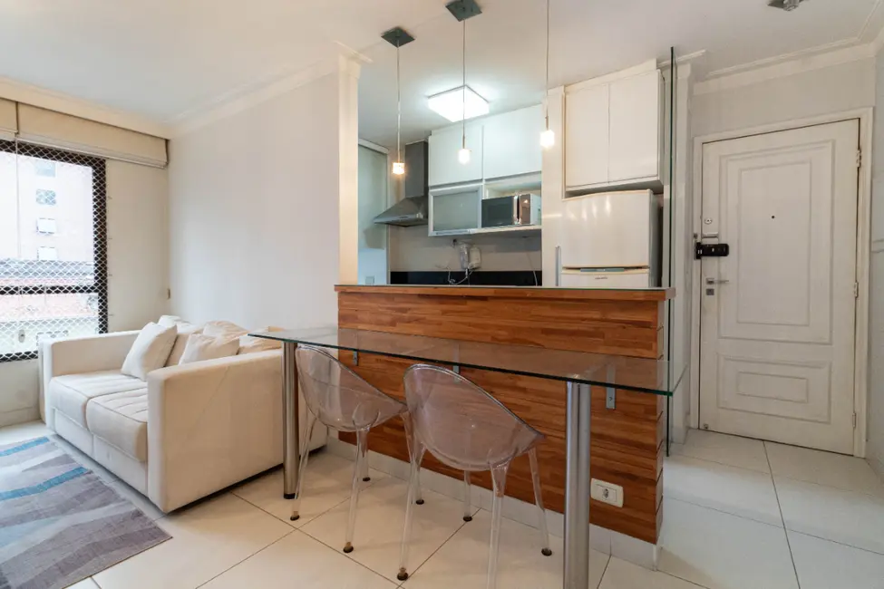 Foto 2 de Apartamento com 2 quartos para alugar, 50m2 em Vila Nova Conceição, São Paulo - SP