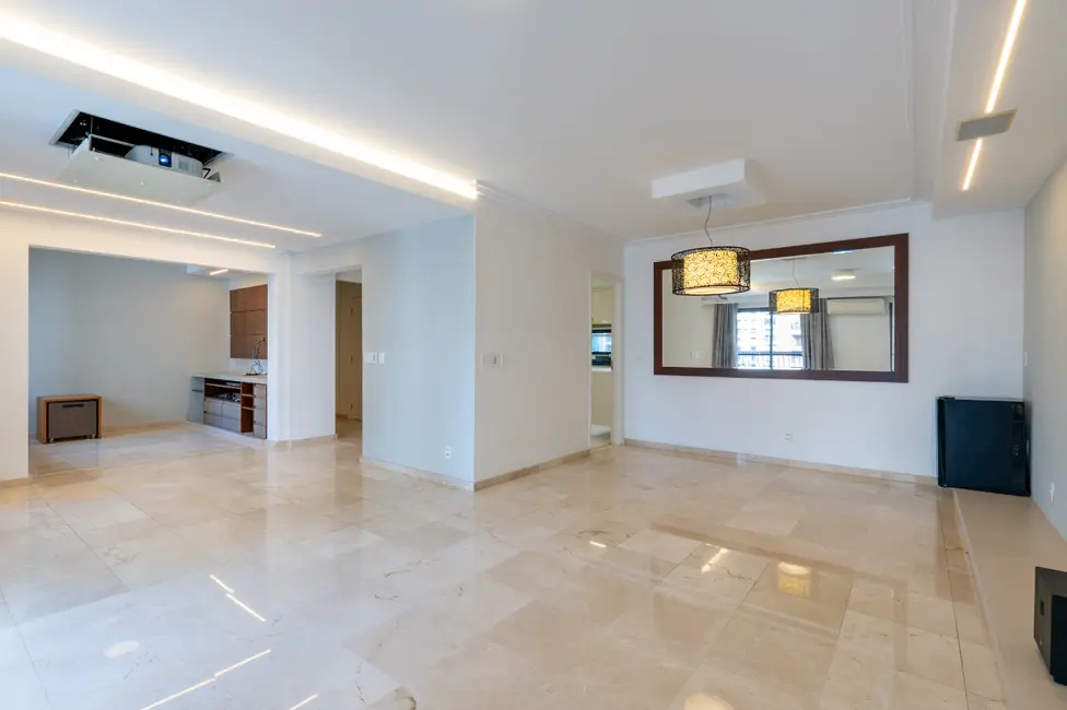 Foto 4 de Apartamento com 3 quartos à venda, 165m2 em Vila Nova Conceição, São Paulo - SP