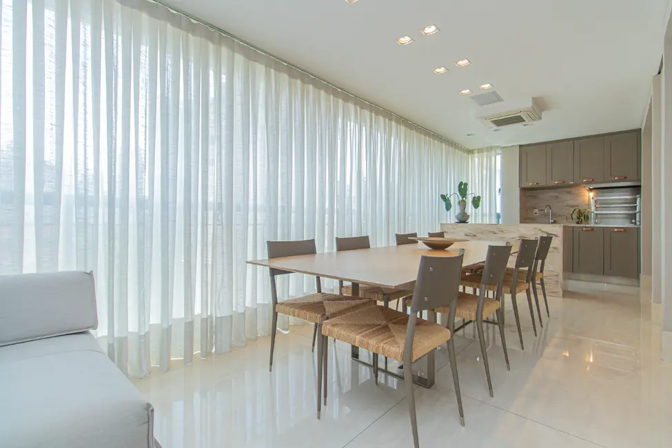 Foto 6 de Apartamento com 3 quartos à venda, 226m2 em Vila Nova Conceição, São Paulo - SP