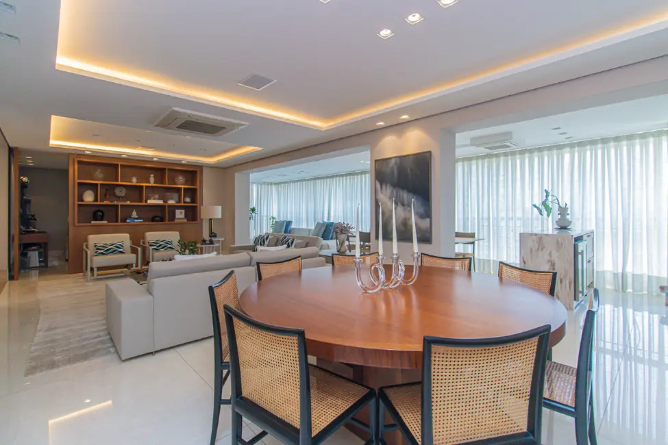 Foto 3 de Apartamento com 3 quartos à venda, 226m2 em Vila Nova Conceição, São Paulo - SP