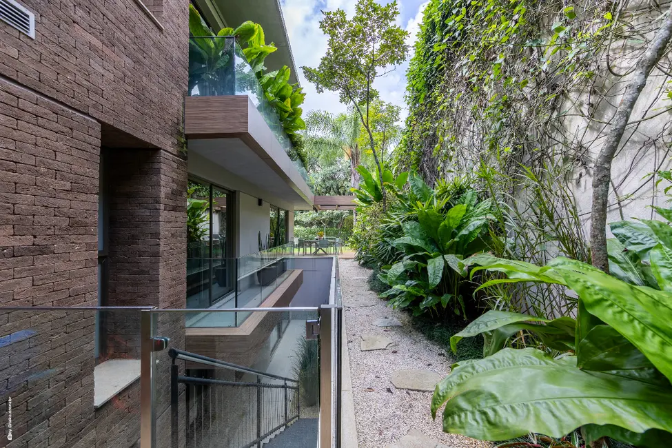 Casa de Condomínio com 3 quartos à venda, 628m2 em Alto de Pinheiros, São Paulo - SP - imagem 8 Foto 8 de Casa de Condomínio com 3 quartos à venda, 628m2 em Alto de Pinheiros, São Paulo - SP