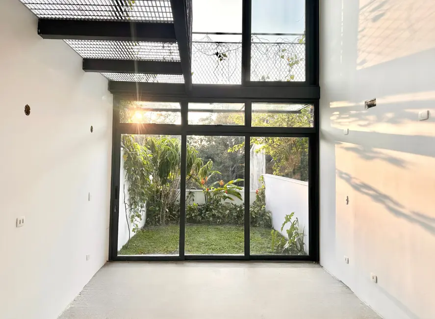 Foto 9 de Casa de Condomínio com 2 quartos à venda, 240m2 em Vila Ipojuca, São Paulo - SP