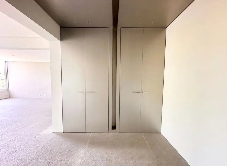 Foto 2 de Apartamento com 3 quartos à venda, 227m2 em Itaim Bibi, São Paulo - SP