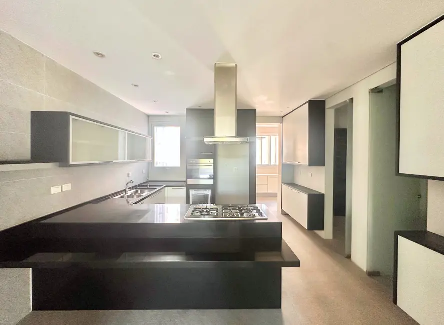 Foto 5 de Apartamento com 3 quartos à venda, 227m2 em Itaim Bibi, São Paulo - SP