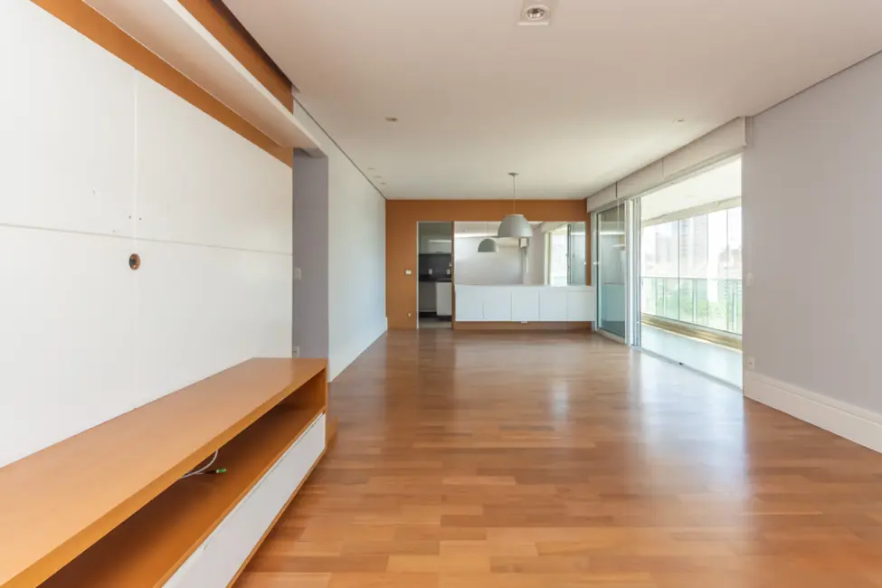 Apartamento com 3 quartos para alugar, 167m2 em Cidade Monções, São Paulo - SP - imagem 2 Foto 2 de Apartamento com 3 quartos para alugar, 167m2 em Cidade Monções, São Paulo - SP