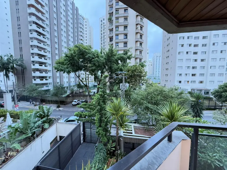 Apartamento com 3 quartos à venda, 98m2 em Moema, São Paulo - SP - imagem 9 Foto 9 de Apartamento com 3 quartos à venda, 98m2 em Moema, São Paulo - SP