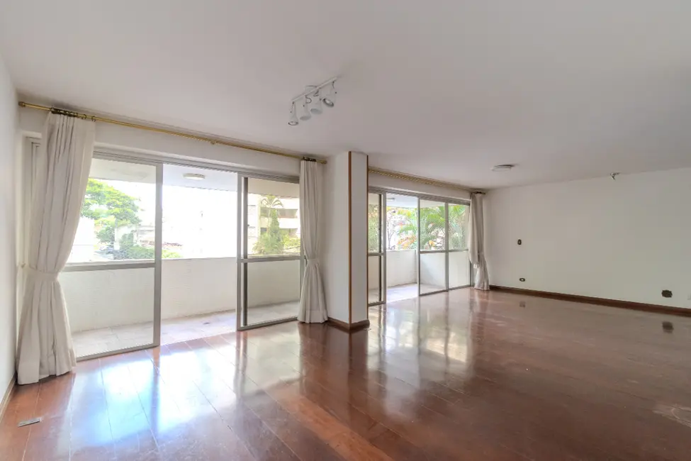 Foto 1 de Apartamento com 3 quartos à venda, 241m2 em Aclimação, São Paulo - SP