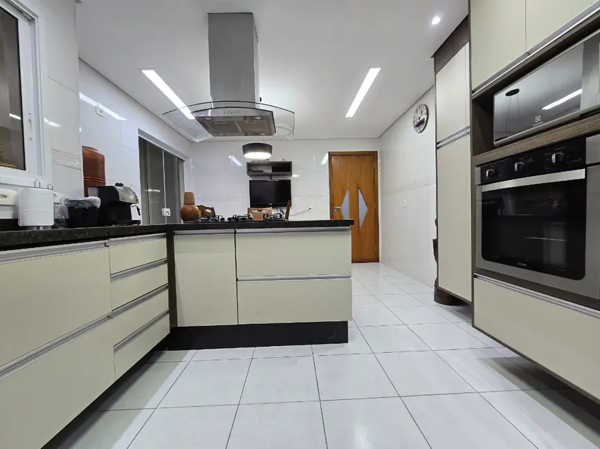 Foto 8 de Casa com 3 quartos à venda, 144m2 em Vila Mazzei, São Paulo - SP