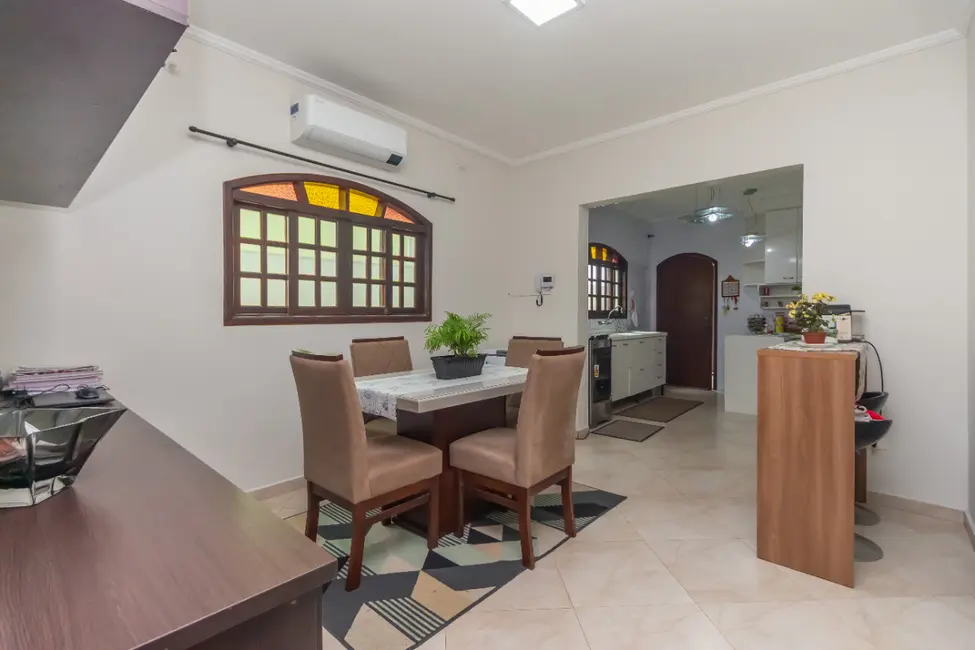 Foto 4 de Casa com 3 quartos à venda, 222m2 em Parque São Domingos, São Paulo - SP