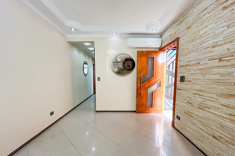 Foto 8 de Sobrado com 3 quartos à venda, 217m2 em Parque São Domingos, São Paulo - SP