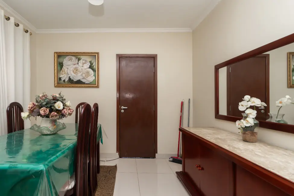 Foto 4 de Casa com 3 quartos à venda, 190m2 em Vila Marari, São Paulo - SP