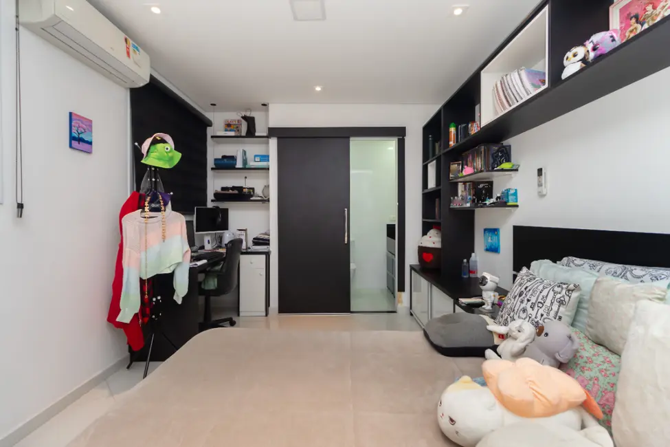 Foto 6 de Casa com 4 quartos à venda, 210m2 em Parque São Domingos, São Paulo - SP